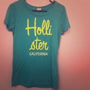 Hollister t-shirt in perfect condition.